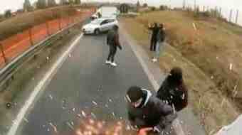 İtalya’da elektrikli testere ile zırhlı araç soygunu kamerada